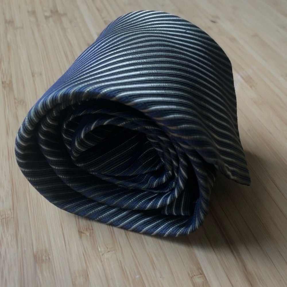 Claiborne silk neck tie